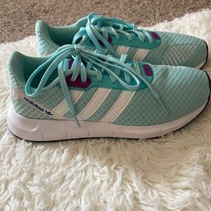 Adidas Originals Swift Run Refine shoes size 6